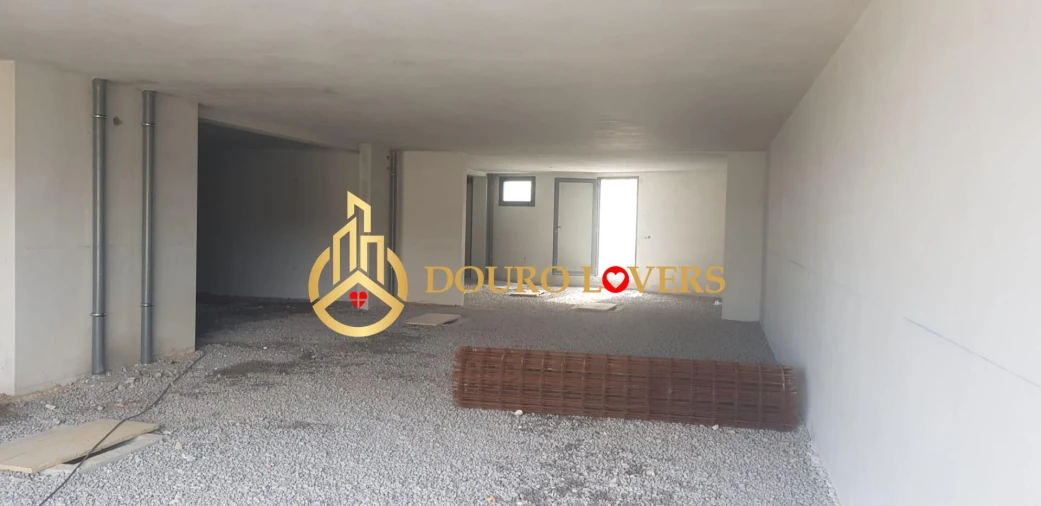 Moradia T4 para Venda em Madalena Foto 7