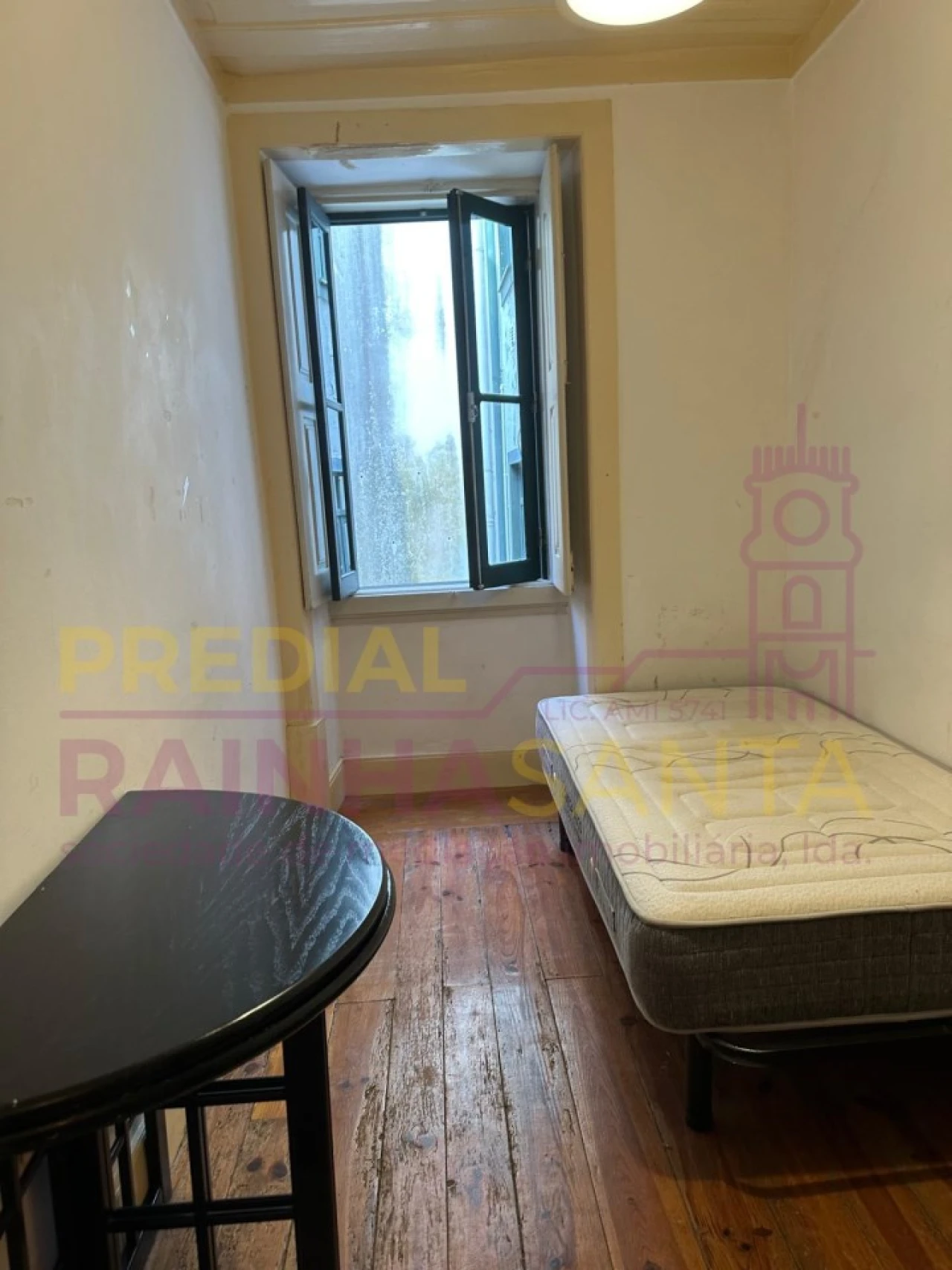 Quarto para Arrendamento em Sé Nova, Santa Cruz, Almedina e São Bartolomeu Foto 1