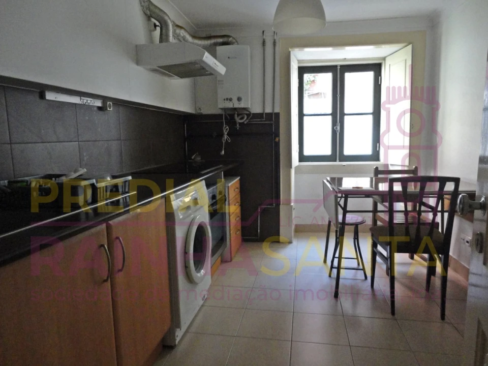 Quarto para Arrendamento em Sé Nova, Santa Cruz, Almedina e São Bartolomeu Foto 3