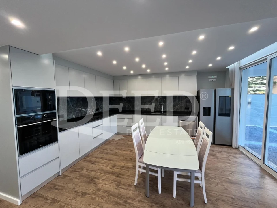 Moradia T4 para Venda em Machico Foto 2