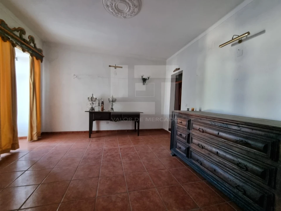 Apartamento T4 para Venda em Borba (Matriz) Foto 12