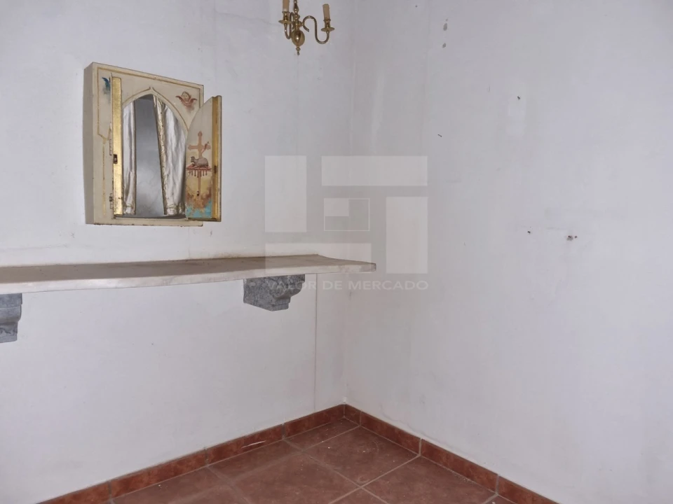 Apartamento T4 para Venda em Borba (Matriz) Foto 13