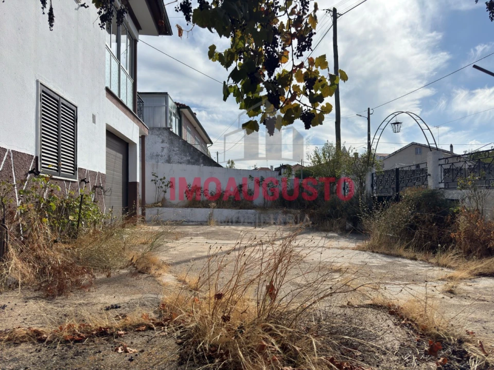 Moradia T4 para Venda em Lajeosa e Forcalhos Foto 24