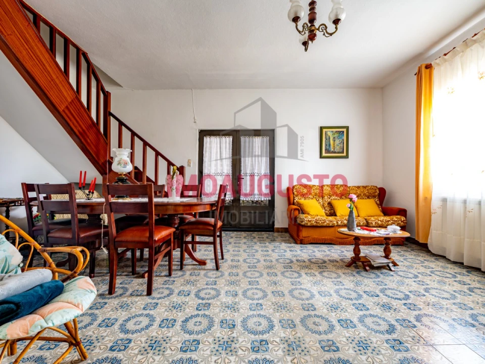 Moradia T4 para Venda em Lajeosa e Forcalhos Foto 5