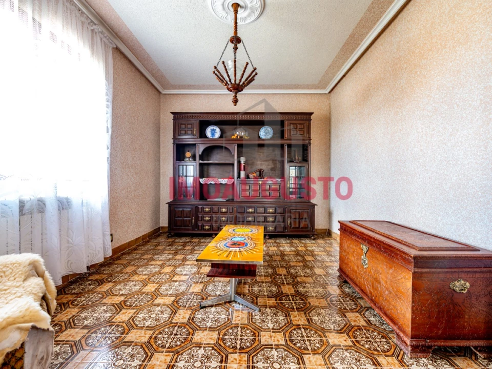 Moradia T4 para Venda em Lajeosa e Forcalhos Foto 7