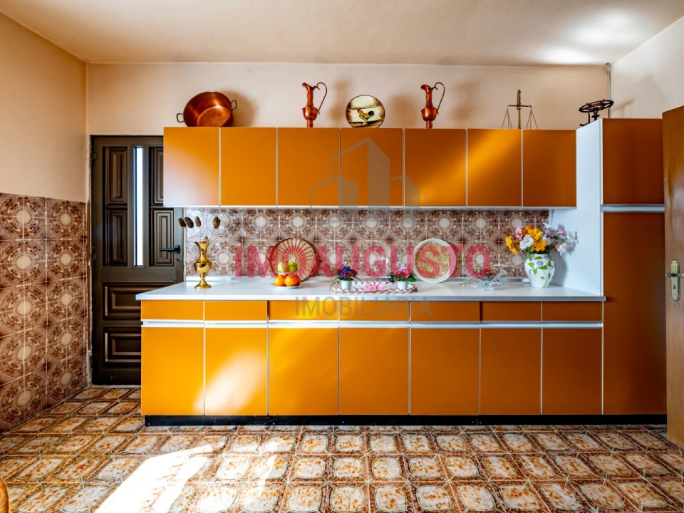 Moradia T4 para Venda em Lajeosa e Forcalhos Foto 9