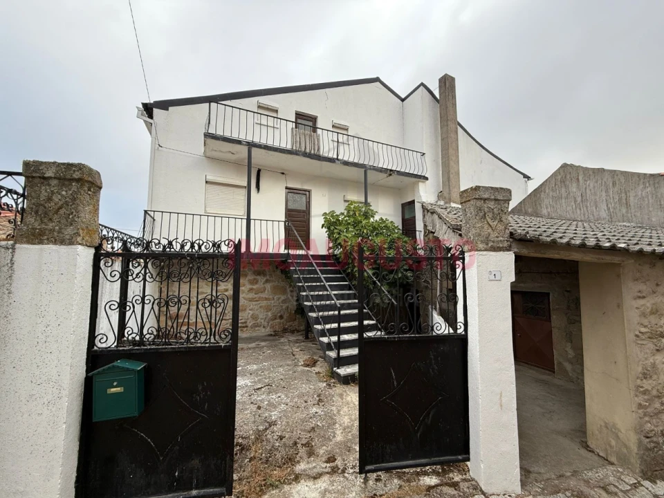 Moradia T3 para Venda em Amoreira, Parada e Cabreira Foto 1