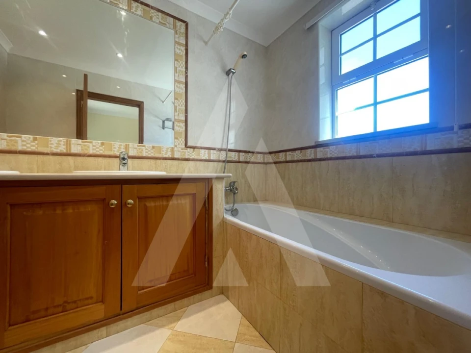 Apartamento T2 para Arrendamento em Almancil Foto 12