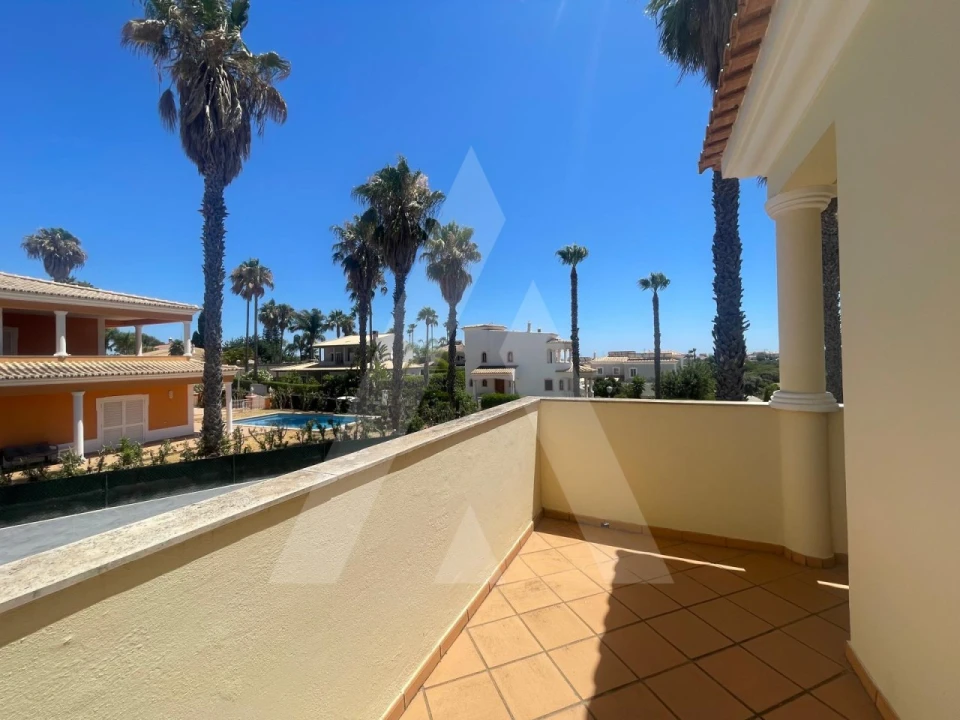 Apartamento T2 para Arrendamento em Almancil Foto 16