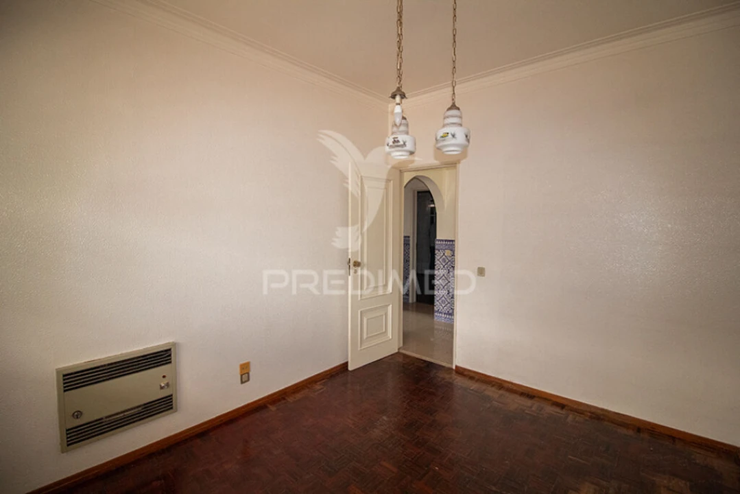 Moradia T4 para Venda em Vimieiro Foto 11