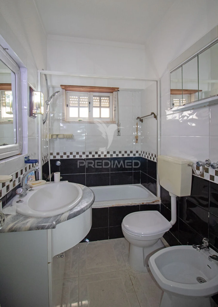 Moradia T4 para Venda em Vimieiro Foto 9