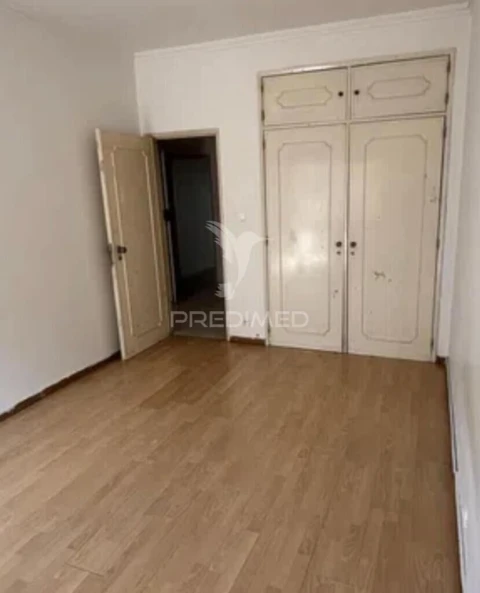 Apartamento T2 para Venda em Oeiras e São Julião da Barra, Paço de Arcos e Caxias