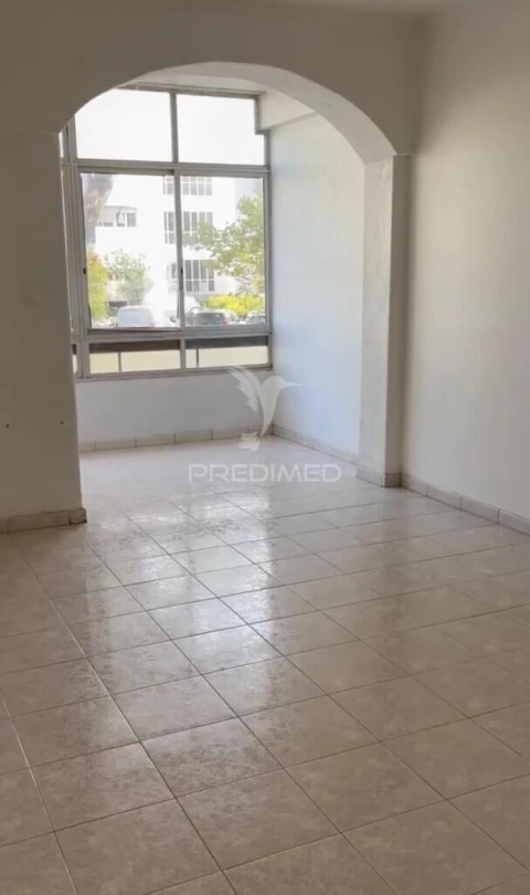Apartamento T2 para Venda em Oeiras e São Julião da Barra, Paço de Arcos e Caxias