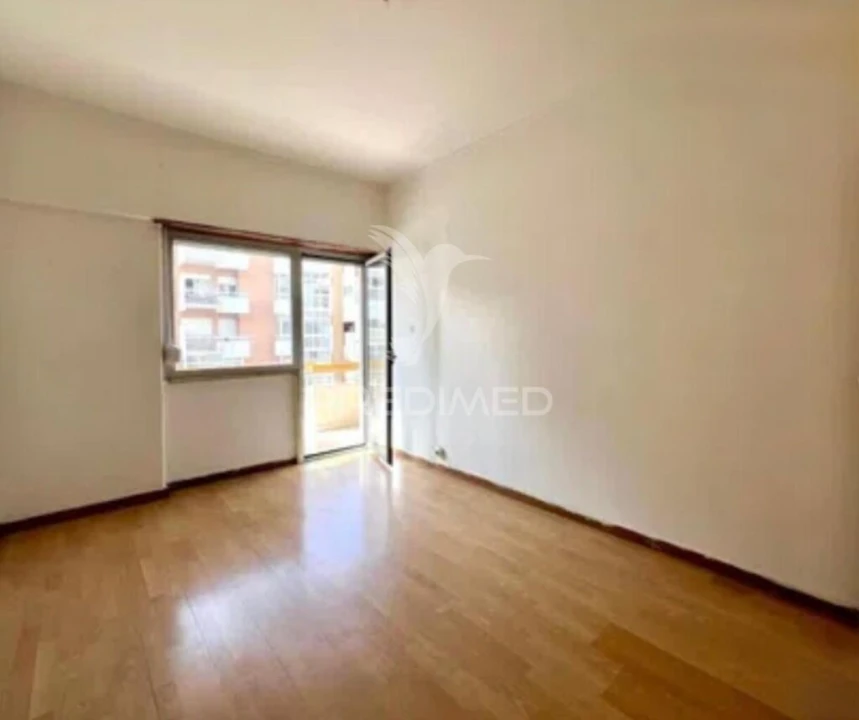 Apartamento T2 para Venda em Oeiras e São Julião da Barra, Paço de Arcos e Caxias Foto 1