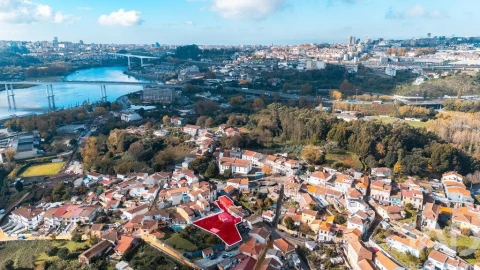 Moradia T4 para Venda em Campanhã