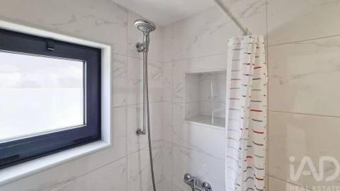 Moradia T4 para Venda em Campanhã