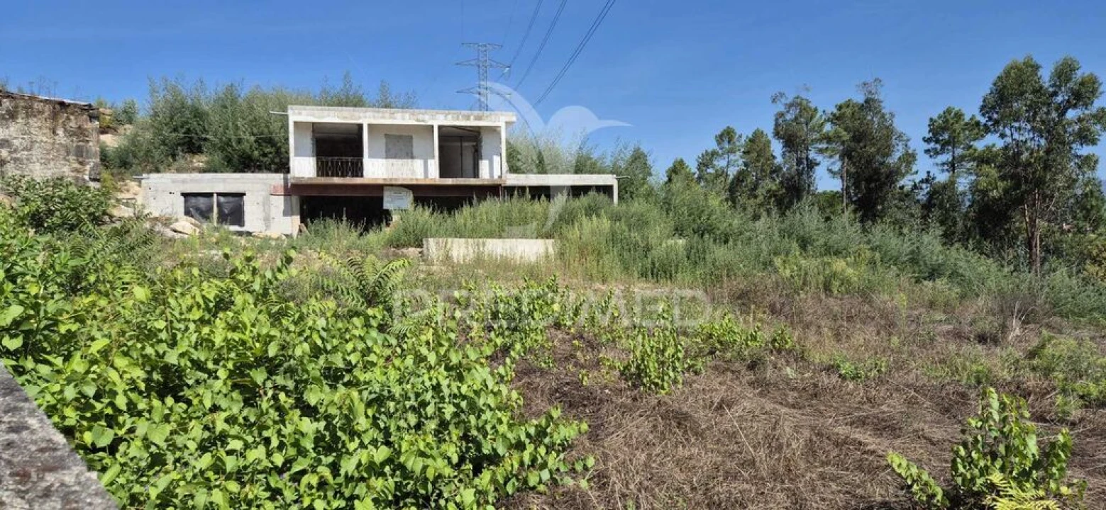 Moradia T3 para Venda em Sabariz Foto 1