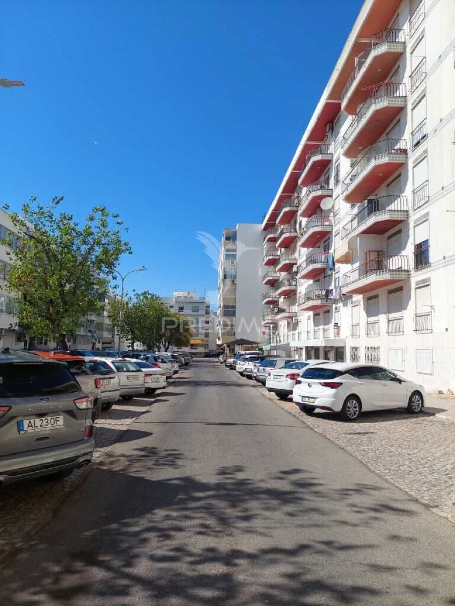 Apartamento T2 para Venda em Quarteira Foto 2