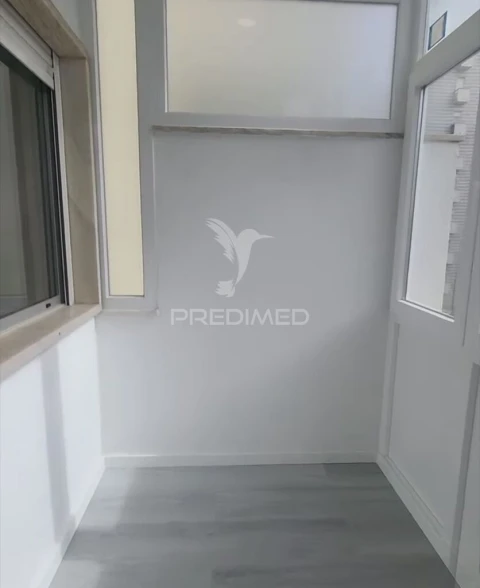 Apartamento T2 para Venda em Oeiras e São Julião da Barra, Paço de Arcos e Caxias