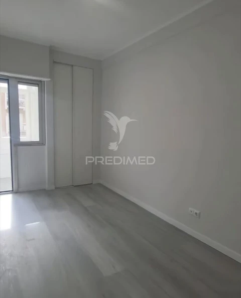Apartamento T2 para Venda em Oeiras e São Julião da Barra, Paço de Arcos e Caxias