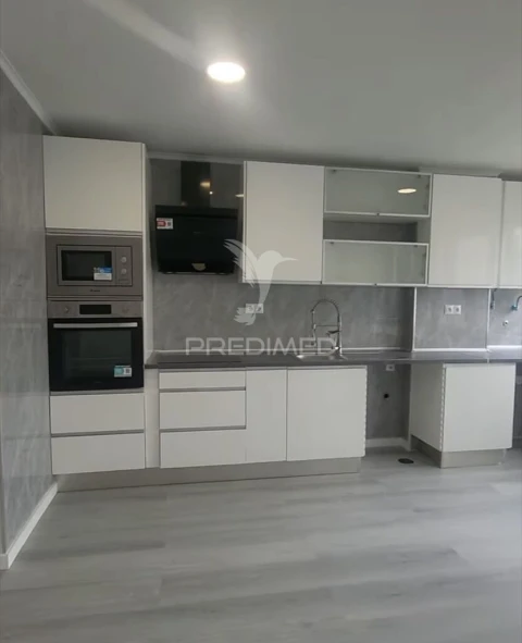 Apartamento T2 para Venda em Oeiras e São Julião da Barra, Paço de Arcos e Caxias