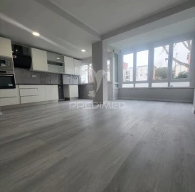 Apartamento T2 para Venda em Oeiras e São Julião da Barra, Paço de Arcos e Caxias