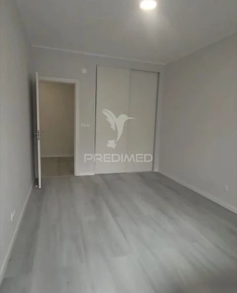 Apartamento T2 para Venda em Oeiras e São Julião da Barra, Paço de Arcos e Caxias