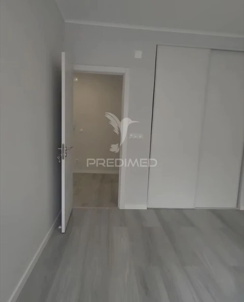 Apartamento T2 para Venda em Oeiras e São Julião da Barra, Paço de Arcos e Caxias