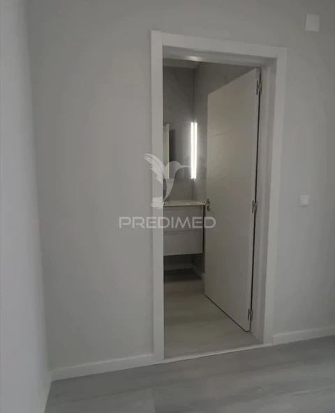 Apartamento T2 para Venda em Oeiras e São Julião da Barra, Paço de Arcos e Caxias