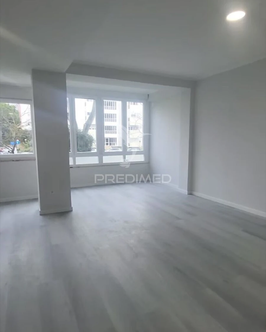 Apartamento T2 para Venda em Oeiras e São Julião da Barra, Paço de Arcos e Caxias Foto 4