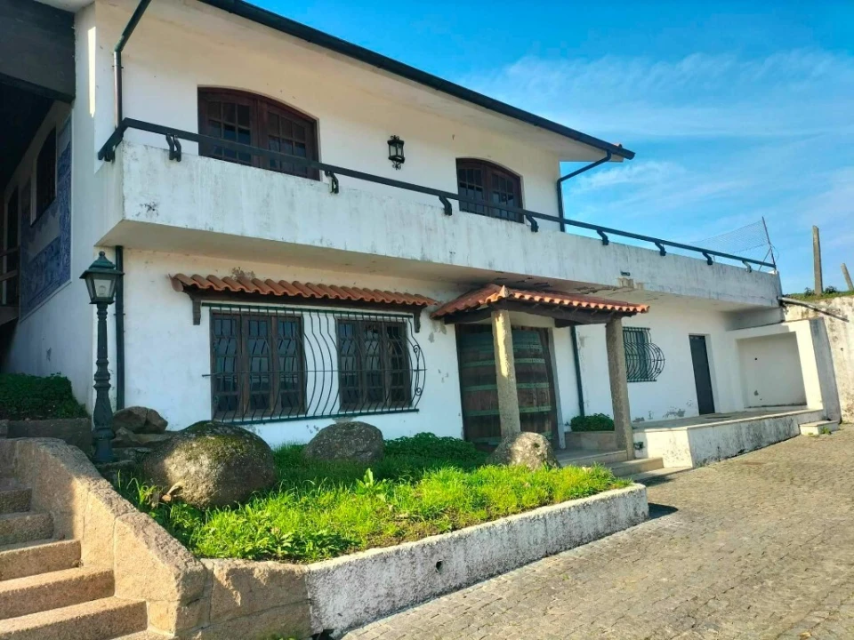 Negócio para Venda em Lamelas e Guimarei Foto 2