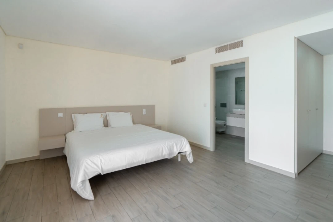 Prédio para Venda em Mosteiro Foto 76