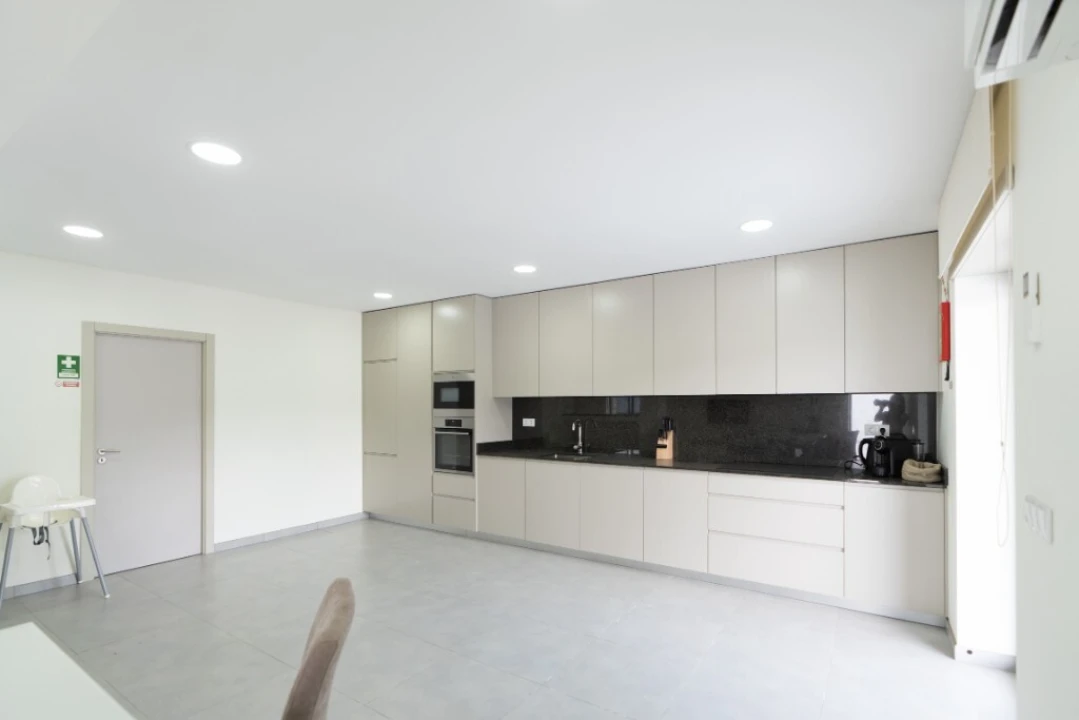 Prédio para Venda em Mosteiro Foto 55