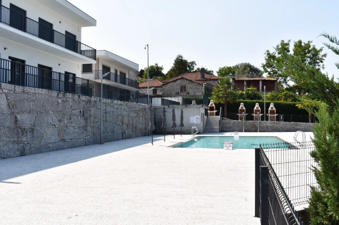 Prédio para Venda em Mosteiro Foto 21