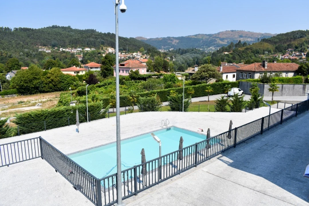 Prédio para Venda em Mosteiro Foto 13