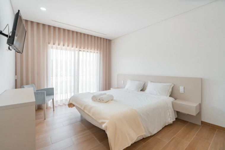 Prédio para Venda em Mosteiro Foto 51