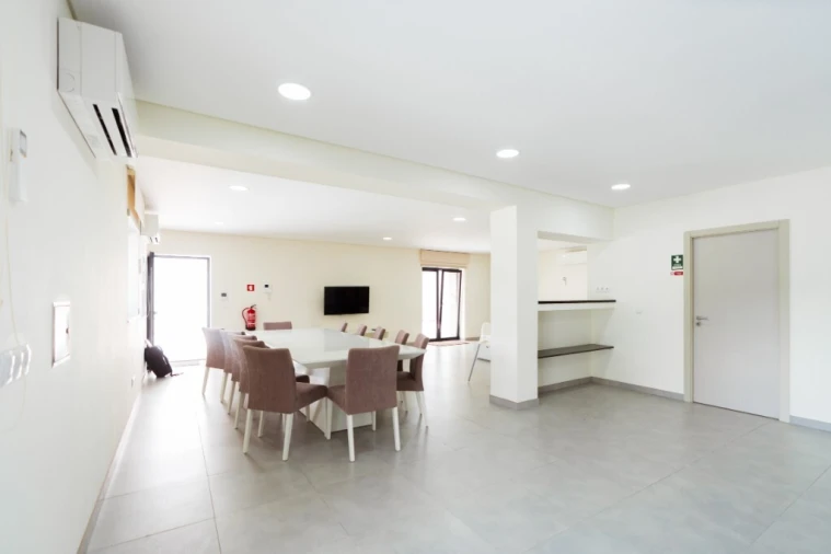 Prédio para Venda em Mosteiro Foto 58