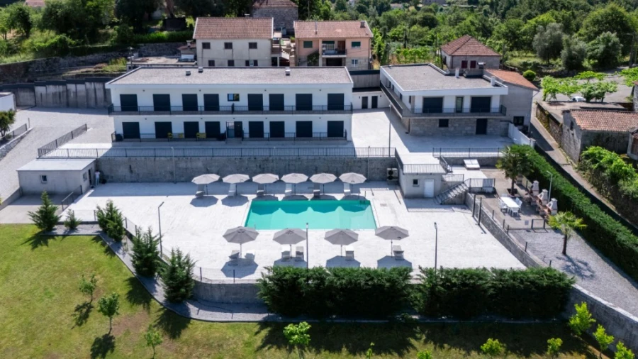 Prédio para Venda em Mosteiro Foto 10