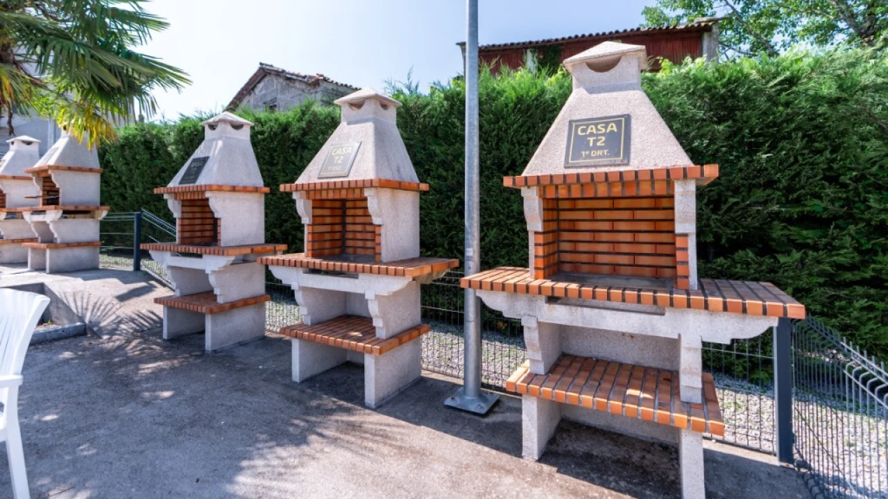 Prédio para Venda em Mosteiro Foto 97