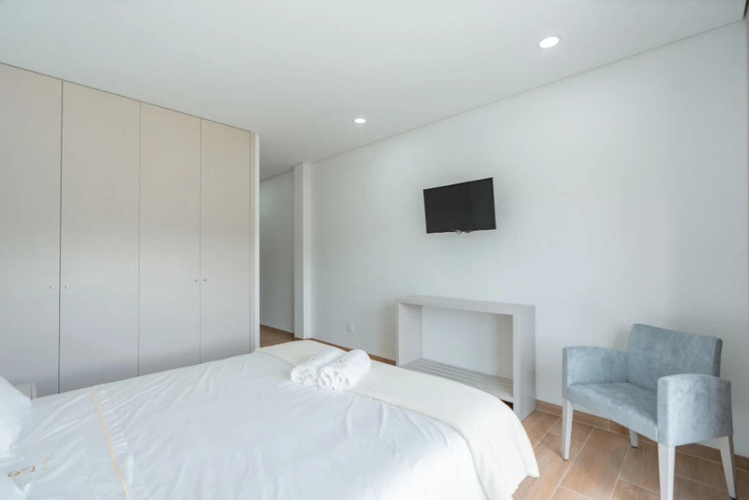 Prédio para Venda em Mosteiro Foto 48