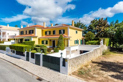 Moradia T4 para Venda em Agualva e Mira-Sintra