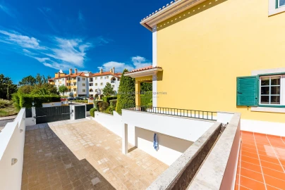 Moradia T4 para Venda em Agualva e Mira-Sintra