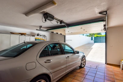 Moradia T4 para Venda em Agualva e Mira-Sintra