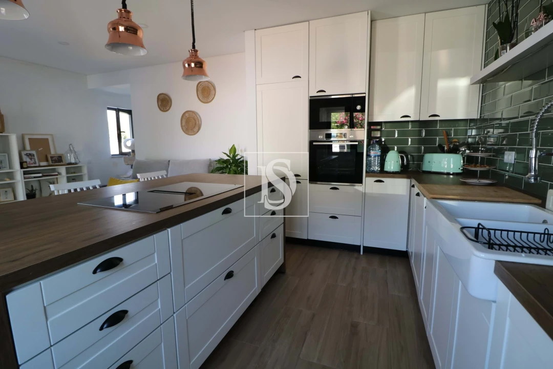 Moradia T4 para Venda em Albufeira e Olhos de Água Foto 1