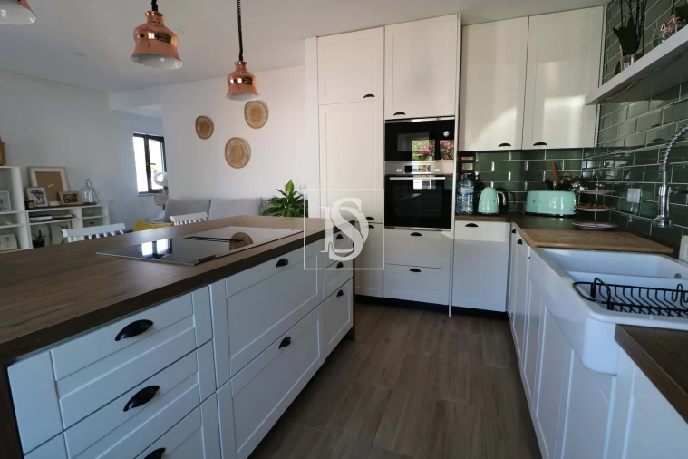 Moradia T4 para Venda em Albufeira e Olhos de Água Foto 1