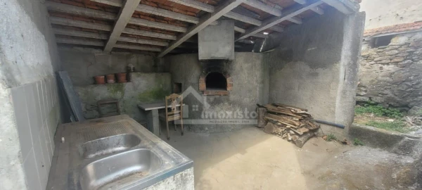 Moradia T3 para Venda em Portela do Fojo-Machio