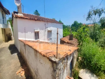 Moradia T3 para Venda em Portela do Fojo-Machio