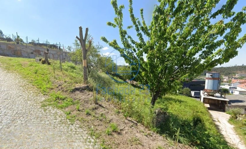 Terreno para Venda em Lordelo Foto 1