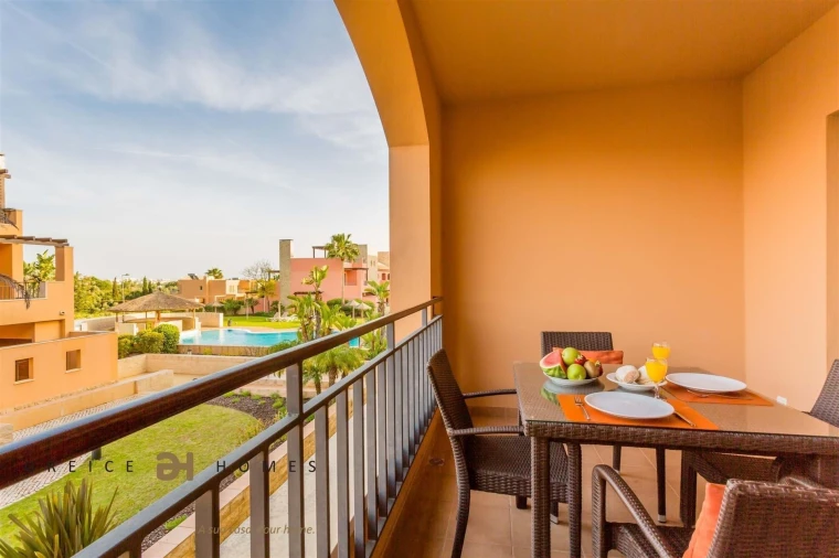 Apartamento T2 para Arrendamento em Quarteira Foto 4