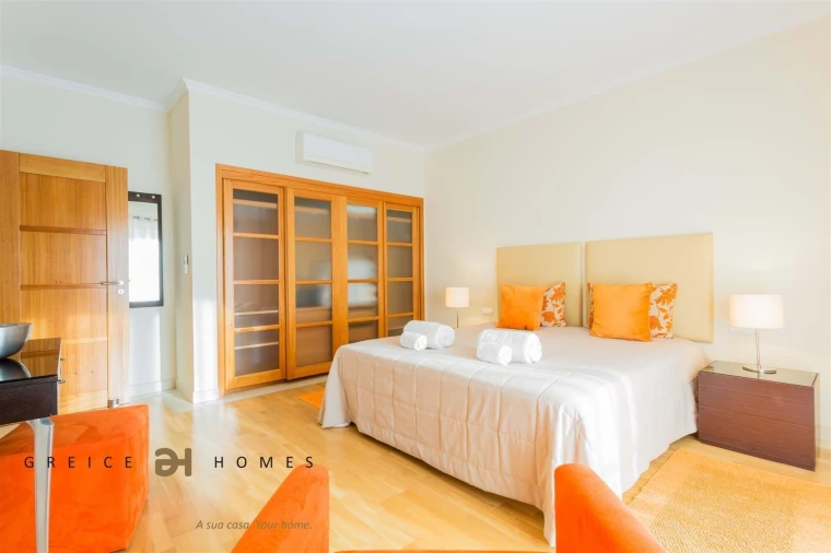 Apartamento T2 para Arrendamento em Quarteira Foto 12